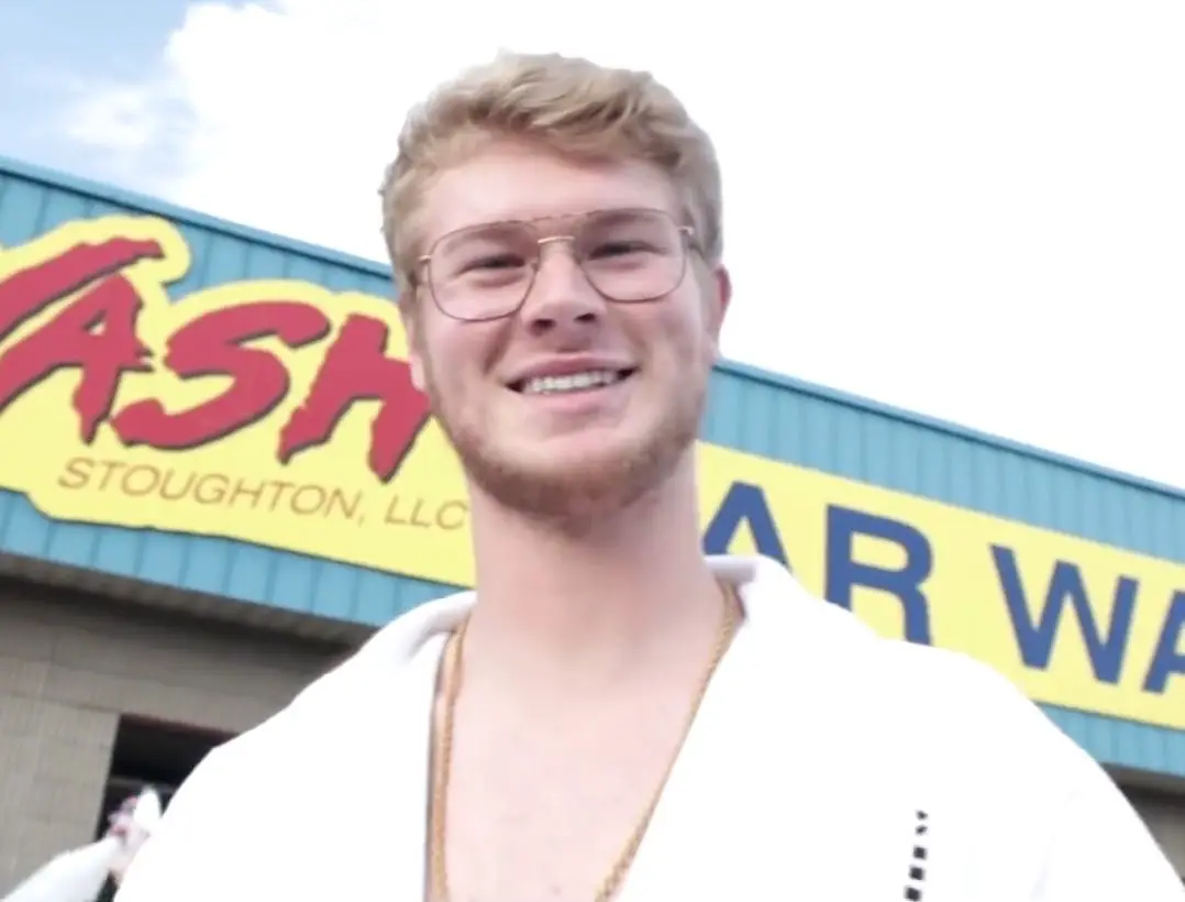 How tall is Yung Gravy?